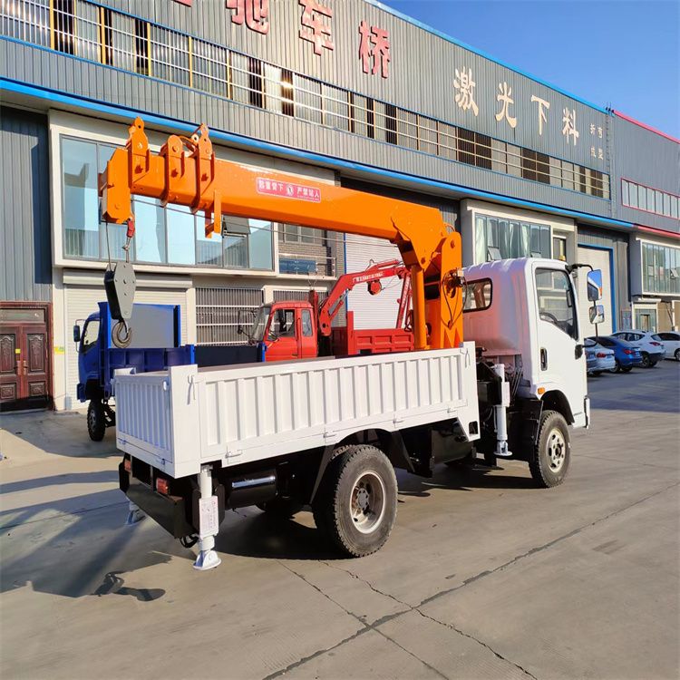 大武乡三轮随车吊定制 农用改装机自备吊中瑞长期出售